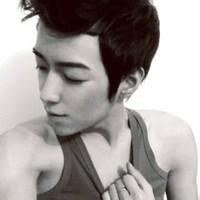 qq头像图片残血男生_WWW.WHOISQQ.COM