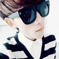 qq头像图片个性网男生蹲街_WWW.WHOISQQ.COM