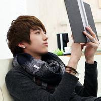 qq头像图片男生带字蹲着的_WWW.WHOISQQ.COM