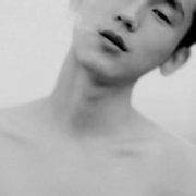 欢喜男生头像图片_WWW.WHOISQQ.COM