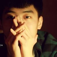 qq头像图片男生纠结_WWW.WHOISQQ.COM