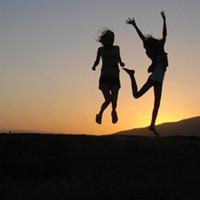 男生跳跃头像图片 图_WWW.WHOISQQ.COM