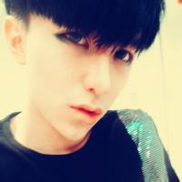 90后复古遮脸男生头像图片_WWW.WHOISQQ.COM