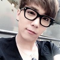 气泡男生头像图片制作_WWW.WHOISQQ.COM