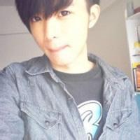 男生拿手机头像图片q友园_WWW.WHOISQQ.COM