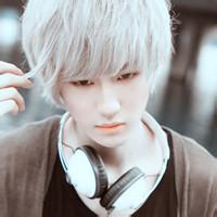 qq头像图片男生伤_WWW.WHOISQQ.COM