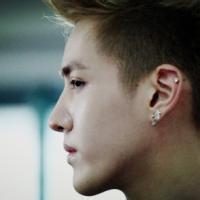 qq头像图片男生吴亦凡带字_WWW.WHOISQQ.COM