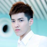 qq头像图片男生吴亦凡带字_WWW.WHOISQQ.COM