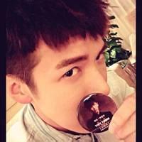 qq男生头像图片柯震东_WWW.WHOISQQ.COM