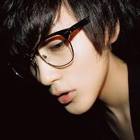 qq戴黑墨镜男生头像图片_WWW.WHOISQQ.COM