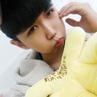 qq男生白色头像图片大全_WWW.WHOISQQ.COM