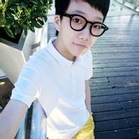 个性网男生头像图片戴眼镜_WWW.WHOISQQ.COM