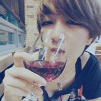 男生头像图片带酒瓶_WWW.WHOISQQ.COM