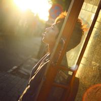 男生太阳光头像图片照片_WWW.WHOISQQ.COM