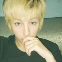 男生烟熏妆头像图片_WWW.WHOISQQ.COM