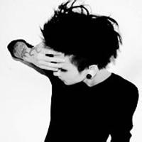 得瑟霸道男生头像图片_WWW.WHOISQQ.COM