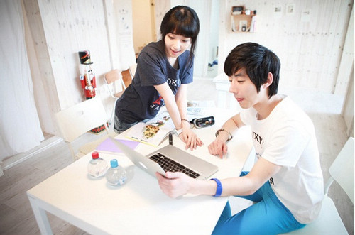 WHOISQQ.COM姐妹网名2个_WWW.WHOISQQ.COM