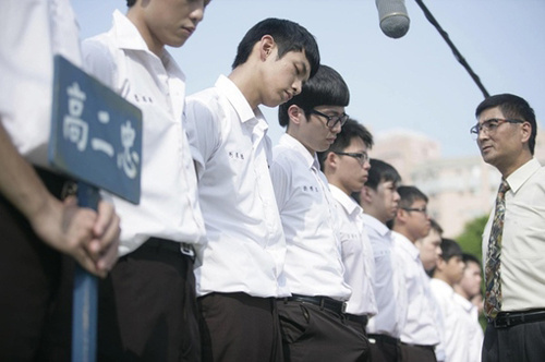 带烟的霸气网名_WWW.WHOISQQ.COM